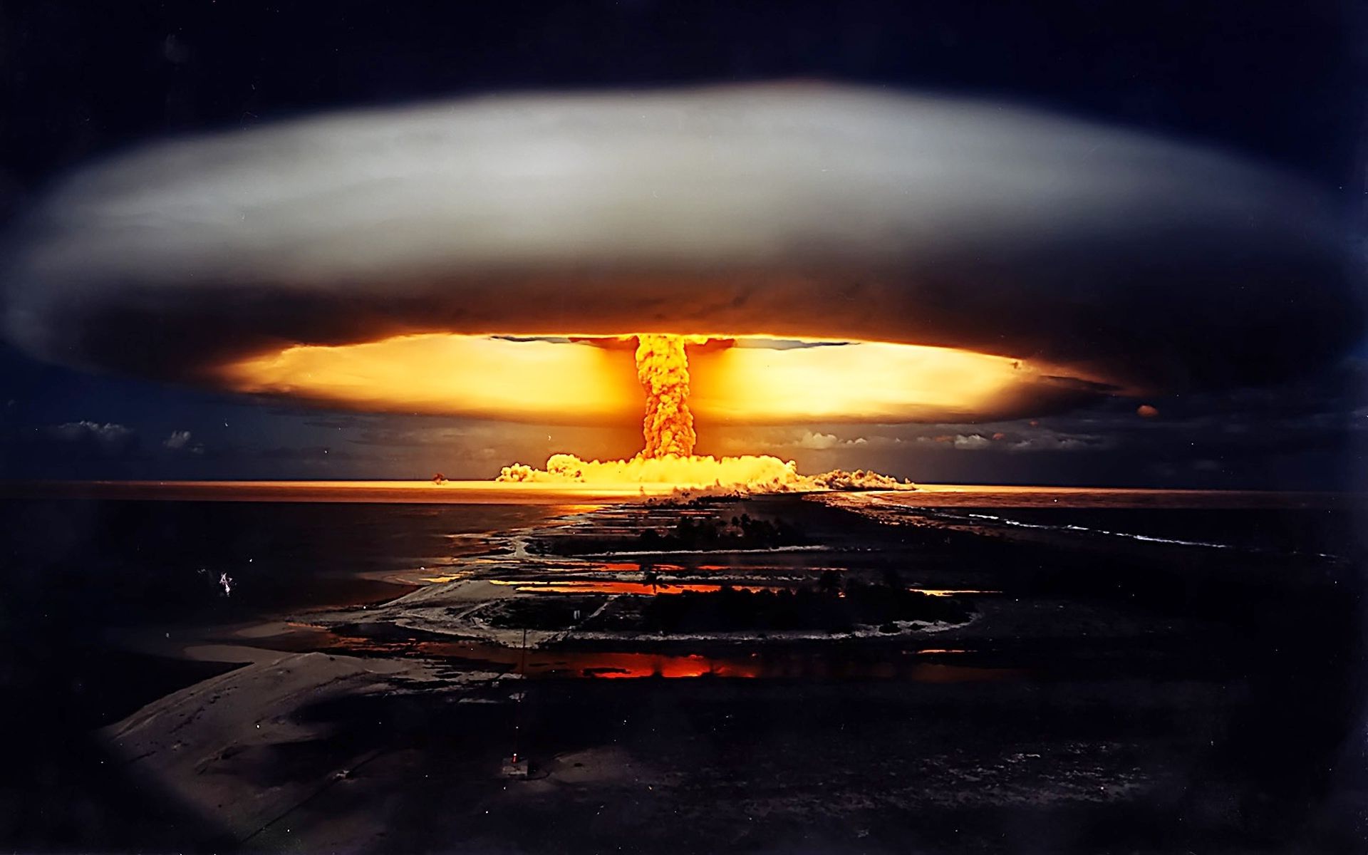 mobilegeddon-nuclear-bomb-explosion